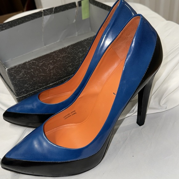 BRAND NEW Via Spiga Heels - Picture 5 of 7